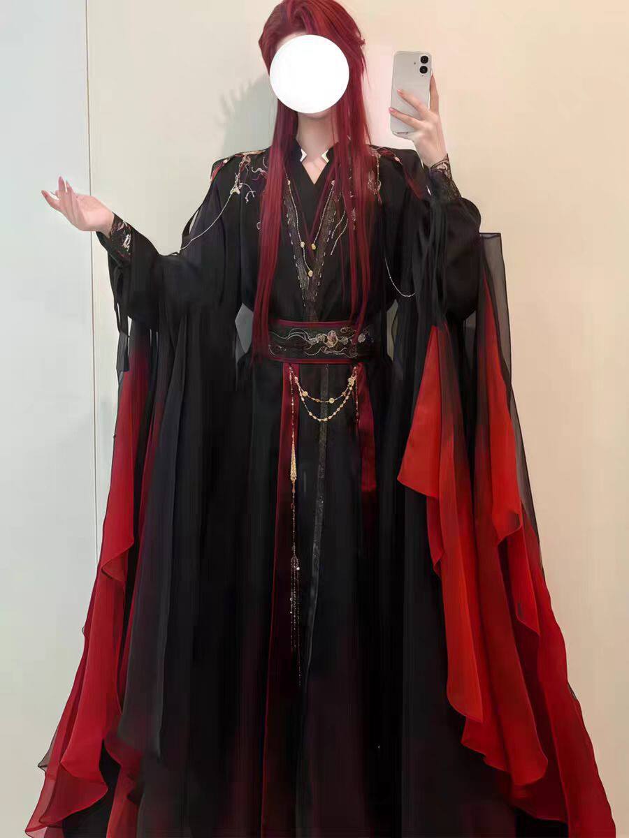 Set di 4 Pezzi di Abiti Tradiz - Anime Cosplay Show recensione e prezzo